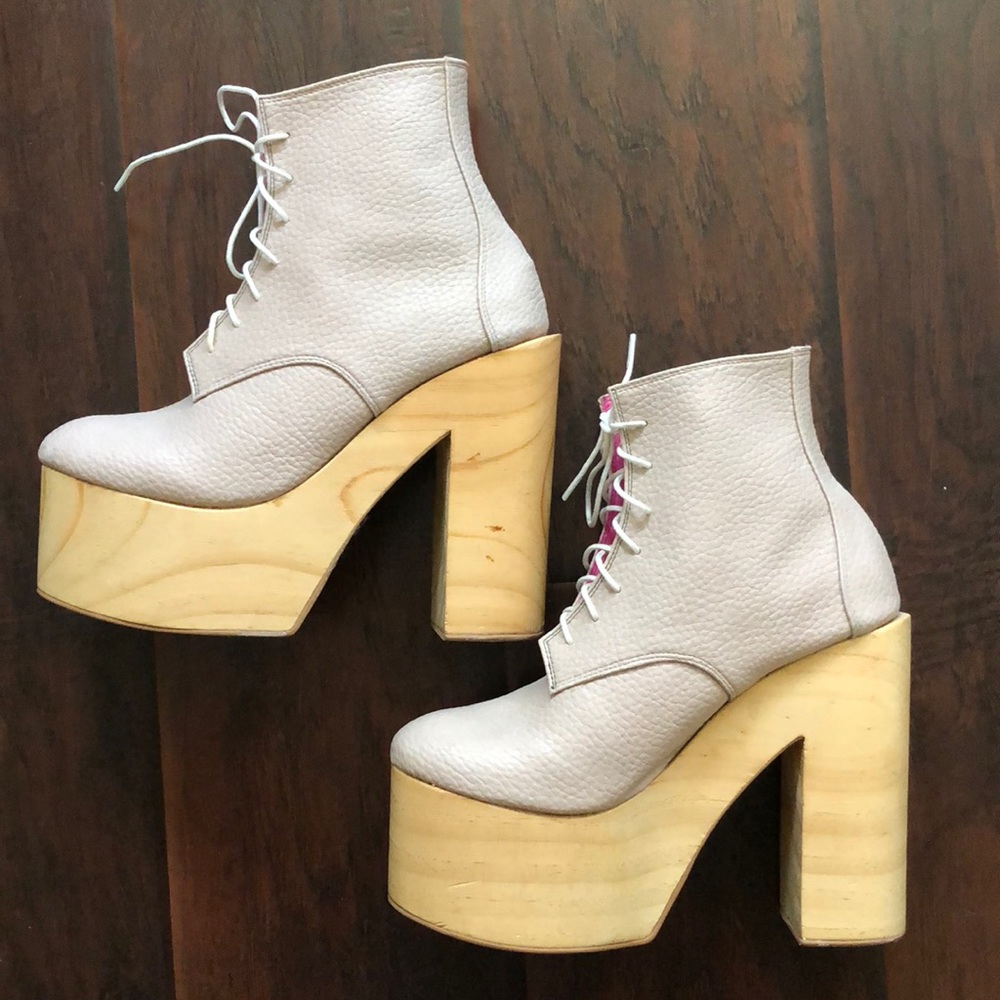 Deandri Helga Shoes